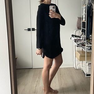 Little classic black dress - long sleeves